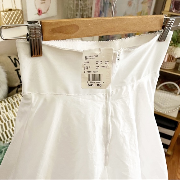 David's Bridal 2 tier dress slip size 6 - Picture 4 of 9